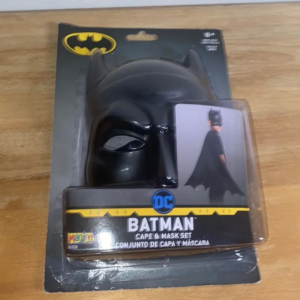 NEW Halloween Costume DC Batman Mask & Cape Set Dress up Superhero